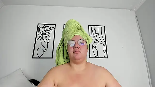 RubyPirsso18 online show from 12/01/25, 08:25