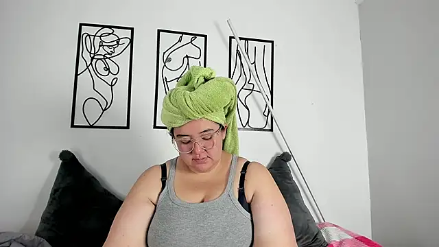 RubyPirsso18 online show from 12/21/25, 07:21