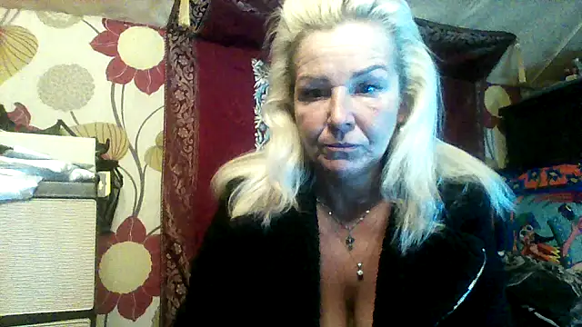 CassandraSandra44 online show from 02/14/26, 06:32