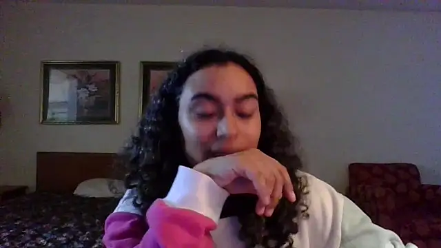 cinnaminnie online show from 12/26/24, 03:53