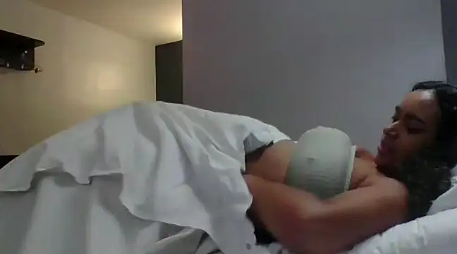 cinnaminnie online show from 01/03/25, 05:31