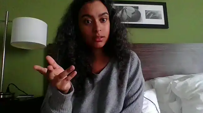 cinnaminnie online show from 01/06/25, 04:02