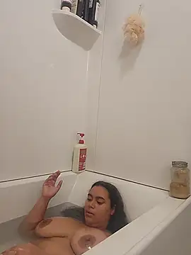 cinnaminnie online show from 07/17/26, 04:56