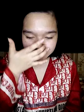 Snapshot of Thomgdee chatting on 02/19/25, 10:12 Thomgdee online show from 02/19/25, 10:12
