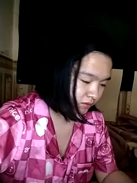 Snapshot of Thomgdee chatting on 03/05/25, 10:22 Thomgdee online show from 03/05/25, 10:22