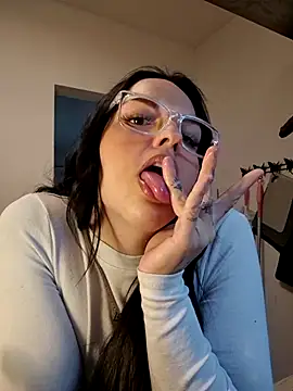 Jujuicy 97 online show from 10/28/25, 08:00