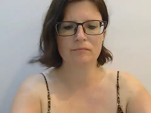 Snapshot of CrimsonMistress chatting on 01/27/25, 12:22 CrimsonMistress online show from 01/27/25, 12:22