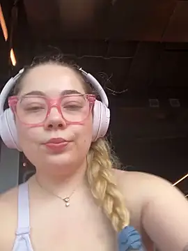 brooklynivy online show from 10/10/25, 05:28