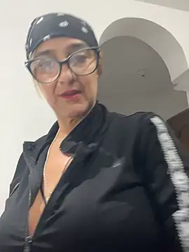 anastasia and jordan online show from 04/20/26, 09:56