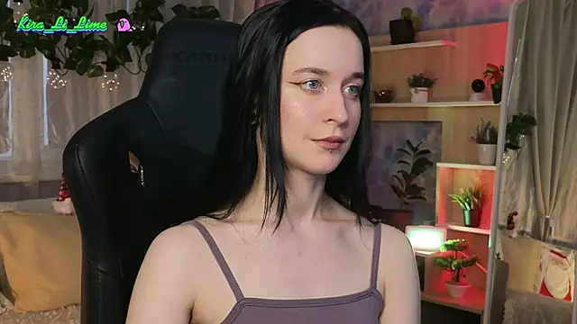 Snapshot of KiraLiLime chatting on 01/18/25, 11:43 KiraLiLime online show from 01/18/25, 11:43