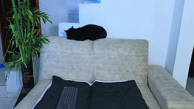 Lorenne Miller online show from 04/23/26, 03:08