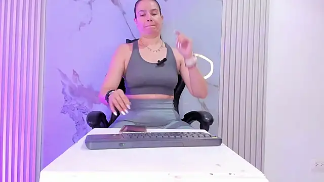 BridgetRodriguez online show from 04/22/26, 01:12