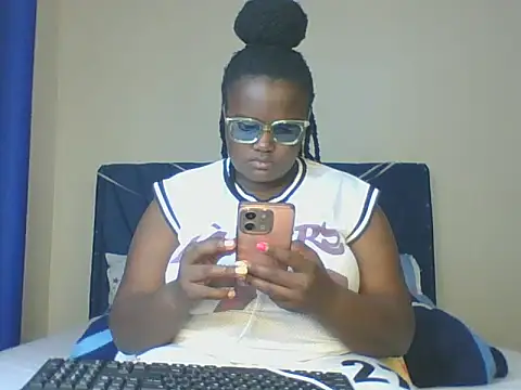 Snapshot of Montel_Montel_ chatting on 01/24/25, 05:21 Montel Montel  online show from 01/24/25, 05:21