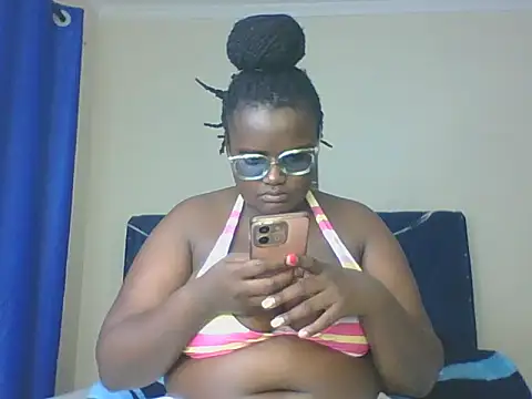 Snapshot of Montel_Montel_ chatting on 01/27/25, 11:43 Montel Montel  online show from 01/27/25, 11:43