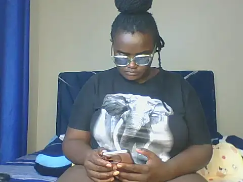 Snapshot of Montel_Montel_ chatting on 02/03/25, 08:35 Montel Montel  online show from 02/03/25, 08:35