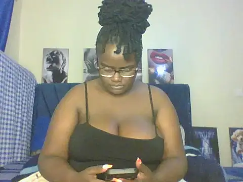 Snapshot of Montel_Montel_ chatting on 10/07/25, 12:24 Montel Montel  online show from 10/07/25, 12:24