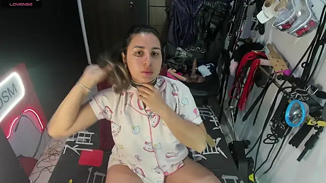 Snapshot of violet_bdsmx chatting on 10/21/25, 09:48 violet bdsmx online show from 10/21/25, 09:48