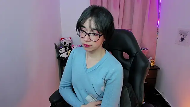 Snapshot of indra_cam chatting on 01/17/25, 10:22 indra cam online show from 01/17/25, 10:22