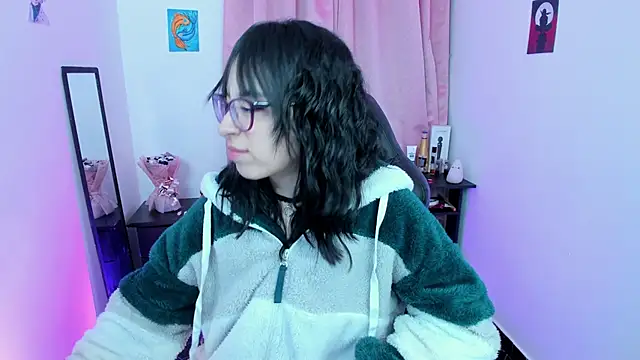 Snapshot of indra_cam chatting on 02/23/25, 12:19 indra cam online show from 02/23/25, 12:19