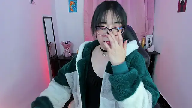 Snapshot of indra_cam chatting on 02/28/25, 08:42 indra cam online show from 02/28/25, 08:42