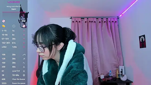 Snapshot of indra_cam chatting on 03/01/25, 08:34 indra cam online show from 03/01/25, 08:34