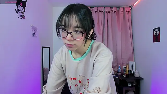 Snapshot of indra_cam chatting on 03/08/25, 08:00 indra cam online show from 03/08/25, 08:00