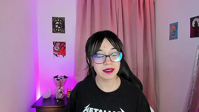 Snapshot of indra_cam chatting on 09/26/25, 03:21 indra cam online show from 09/26/25, 03:21