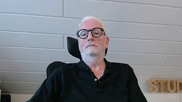 Greyhound70 online show from 09/16/25, 08:04