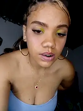 Snapshot of 1CANDYLOVE chatting on 01/13/26, 04:40 1CANDYLOVE online show from 01/13/26, 04:40