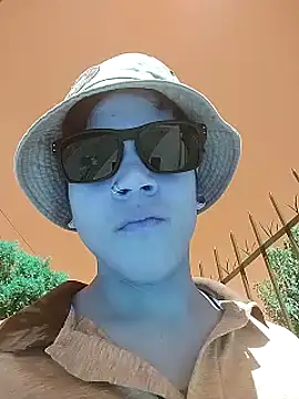 Snapshot of Xtrem3HARDxxx chatting on 01/02/25, 02:02 Xtrem3HARDxxx online show from 01/02/25, 02:02