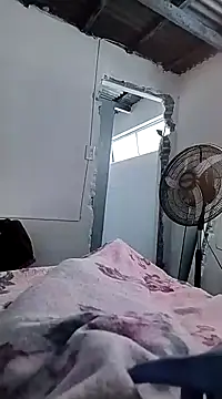 Snapshot of Xtrem3HARDxxx chatting on 01/04/25, 12:05 Xtrem3HARDxxx online show from 01/04/25, 12:05