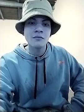 Snapshot of Xtrem3HARDxxx chatting on 03/15/25, 04:24 Xtrem3HARDxxx online show from 03/15/25, 04:24