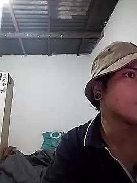 Snapshot of Xtrem3HARDxxx chatting on 03/18/25, 07:30 Xtrem3HARDxxx online show from 03/18/25, 07:30