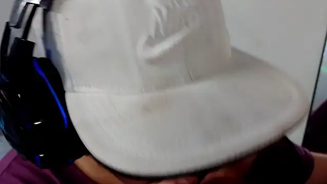 Snapshot of Xtrem3HARDxxx chatting on 10/11/25, 10:47 Xtrem3HARDxxx online show from 10/11/25, 10:47