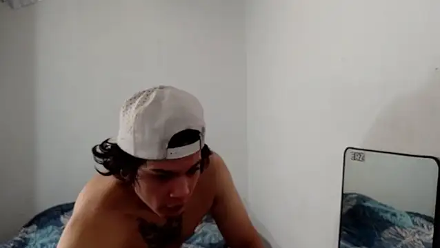 Snapshot of Xtrem3HARDxxx chatting on 10/12/25, 02:38 Xtrem3HARDxxx online show from 10/12/25, 02:38