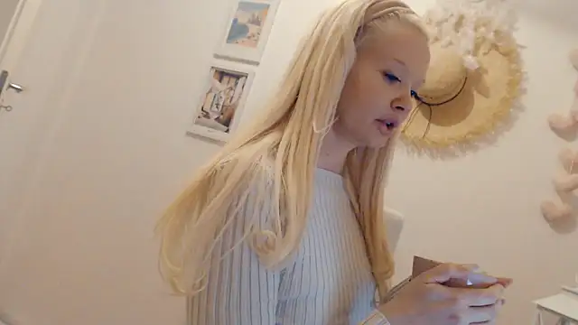 Blondecandie online show from 01/27/25, 06:20