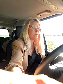 EmyLana online show from 10/11/25, 03:21