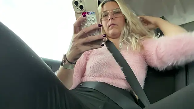 EmyLana online show from 10/29/25, 09:11