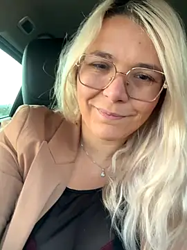 EmyLana online show from 11/05/25, 06:24