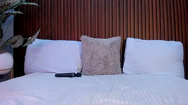 alisson 81 online show from 10/01/25, 07:42