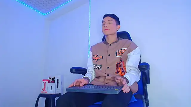 bryamer 19 online show from 03/13/25, 02:38