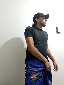 Snapshot of kozzleo chatting on 02/26/25, 05:42 kozzleo online show from 02/26/25, 05:42