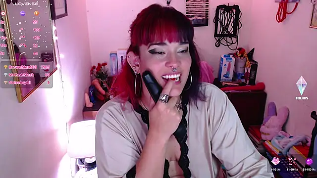 Snapshot of Ruby_Skywalker_ chatting on 02/21/25, 08:40 Ruby Skywalker online show from 02/21/25, 08:40