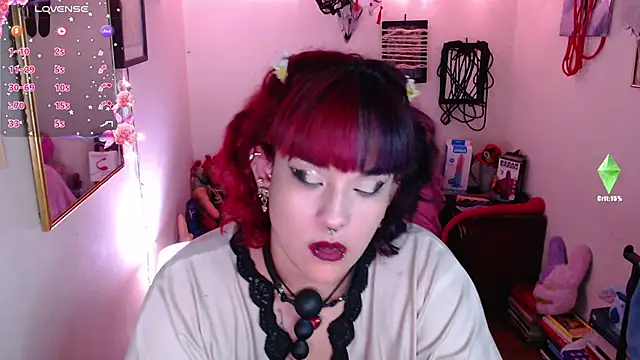 Snapshot of Ruby_Skywalker_ chatting on 02/27/25, 02:10 Ruby Skywalker online show from 02/27/25, 02:10