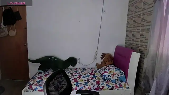  Amelia Johns  online show from 04/14/26, 04:02