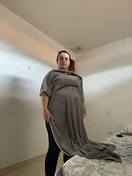 Im Amelia online show from 10/29/25, 01:02