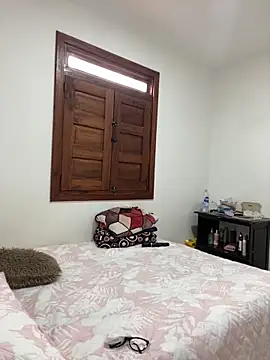 Im Amelia online show from 04/19/26, 08:22