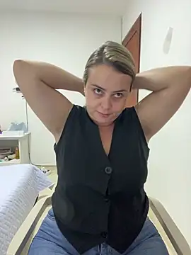 Im Amelia online show from 06/20/26, 02:25