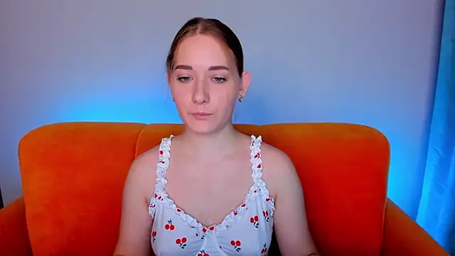 Snapshot of AlinaVice chatting on 01/21/25, 01:29 AlinaVice online show from 01/21/25, 01:29