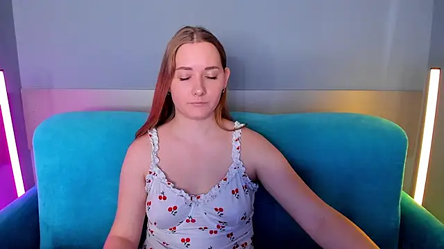 Snapshot of AlinaVice chatting on 03/12/25, 04:30 AlinaVice online show from 03/12/25, 04:30